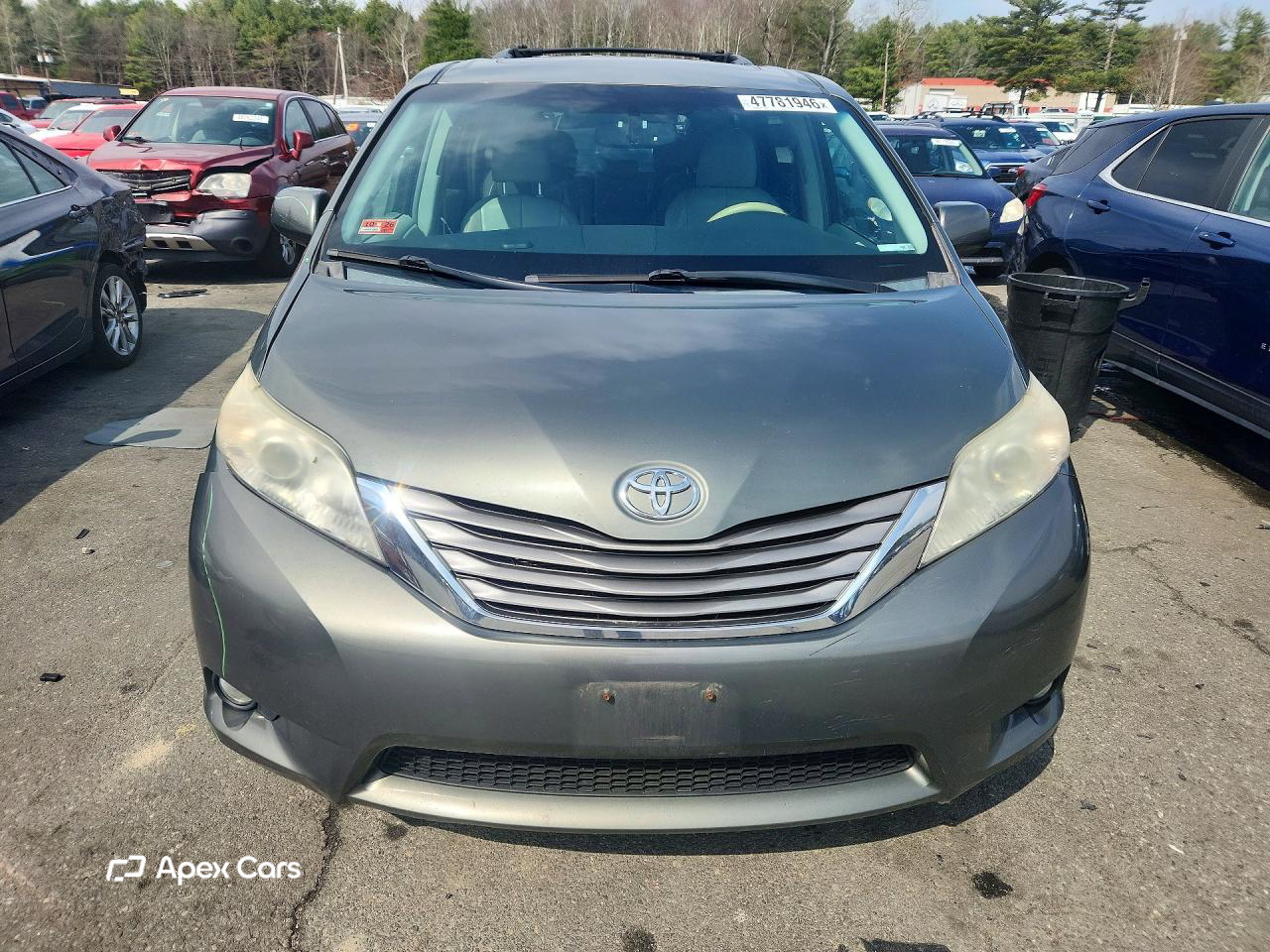 Toyota Sienna 2011