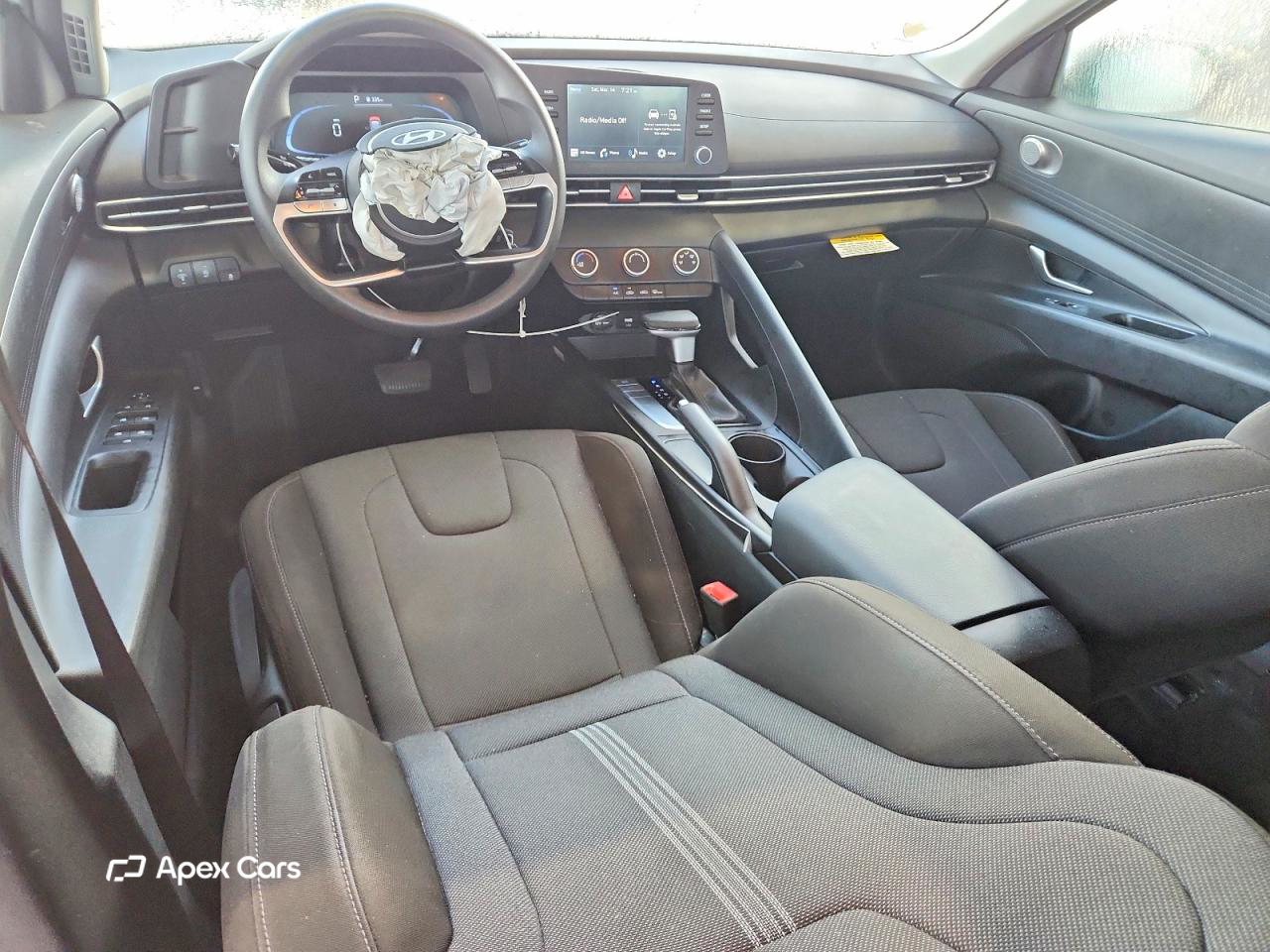 Hyundai Elantra 2024