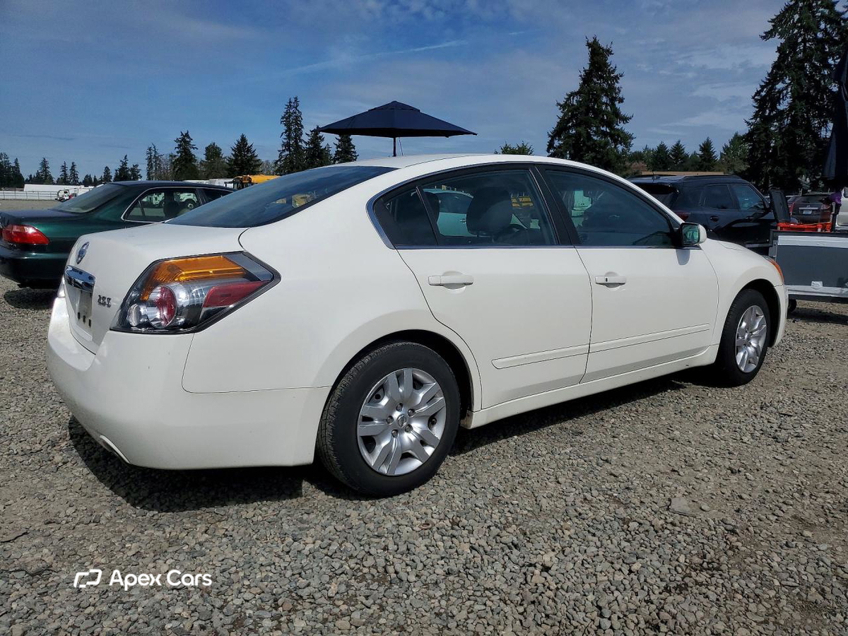 Nissan Altima 2012