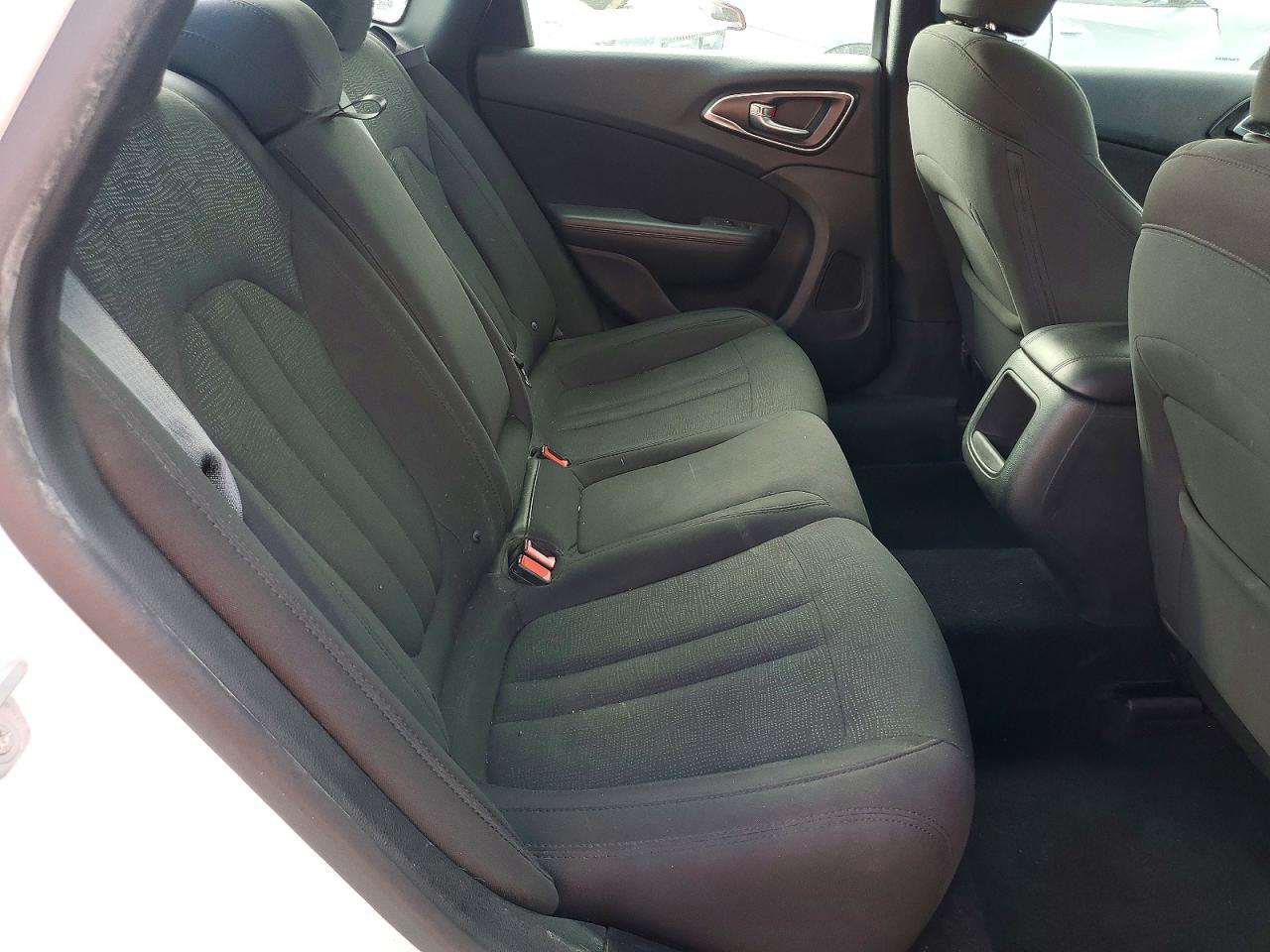 Chrysler 200 2015