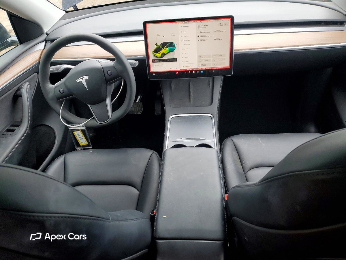 Tesla Model Y 2024