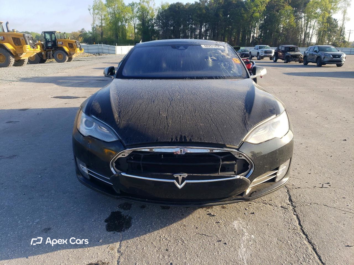 Tesla Model S 2016