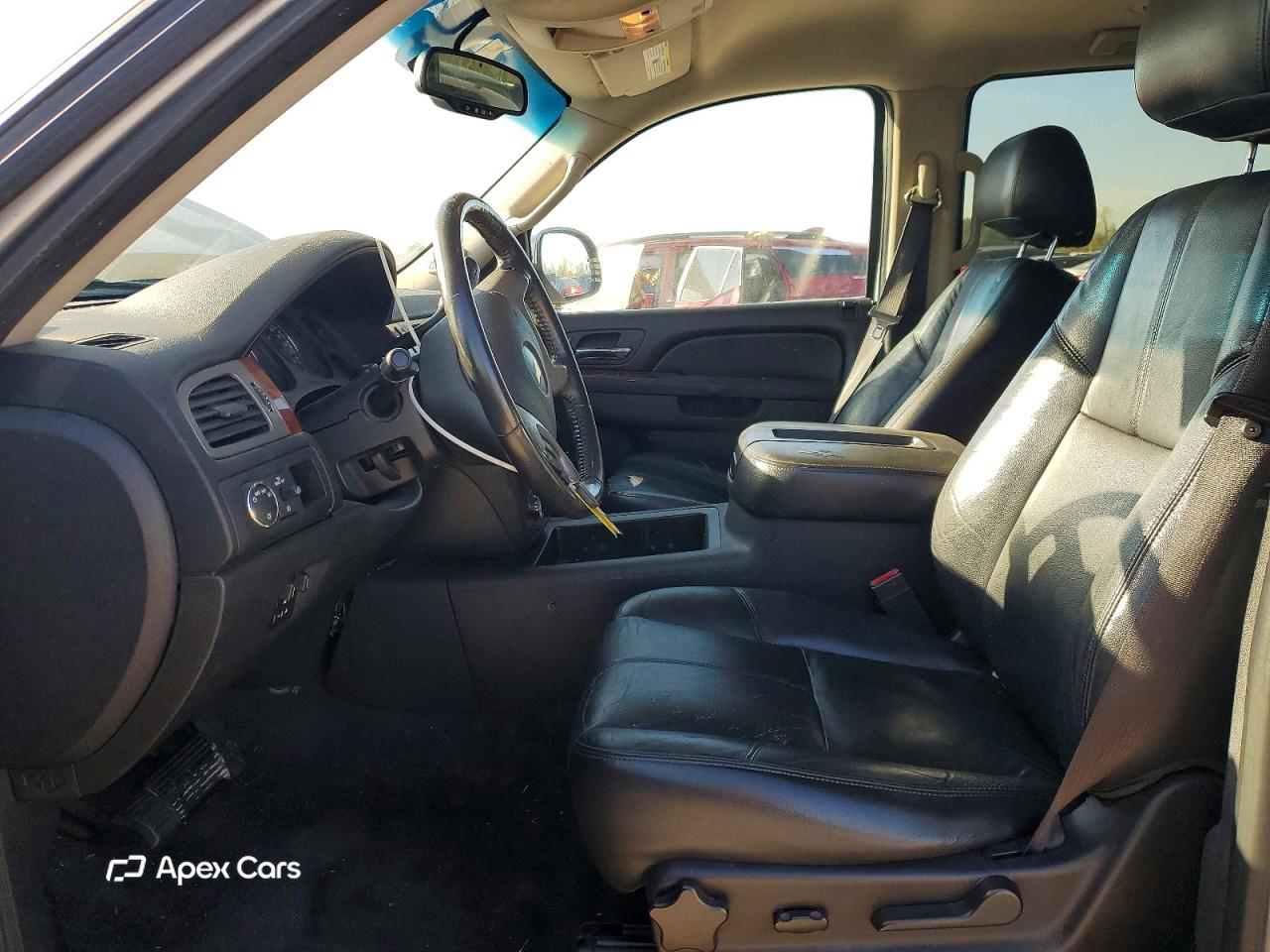 Chevrolet Suburban 2012