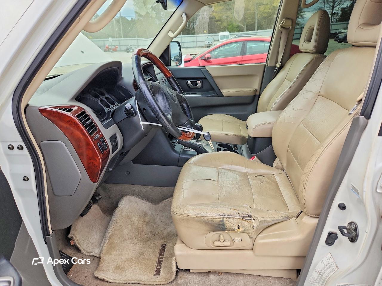 Mitsubishi Montero 2003