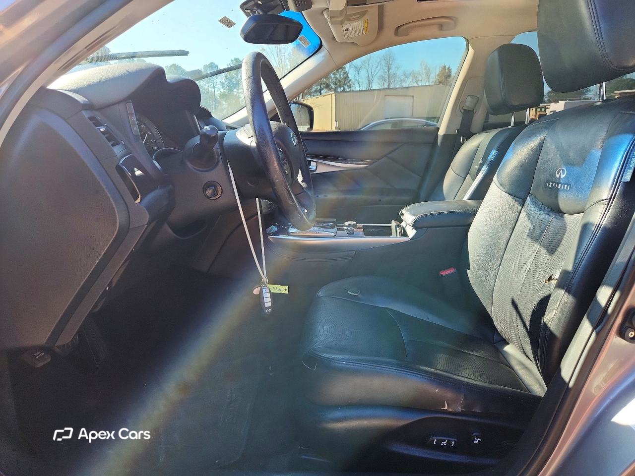 Infiniti M 2012