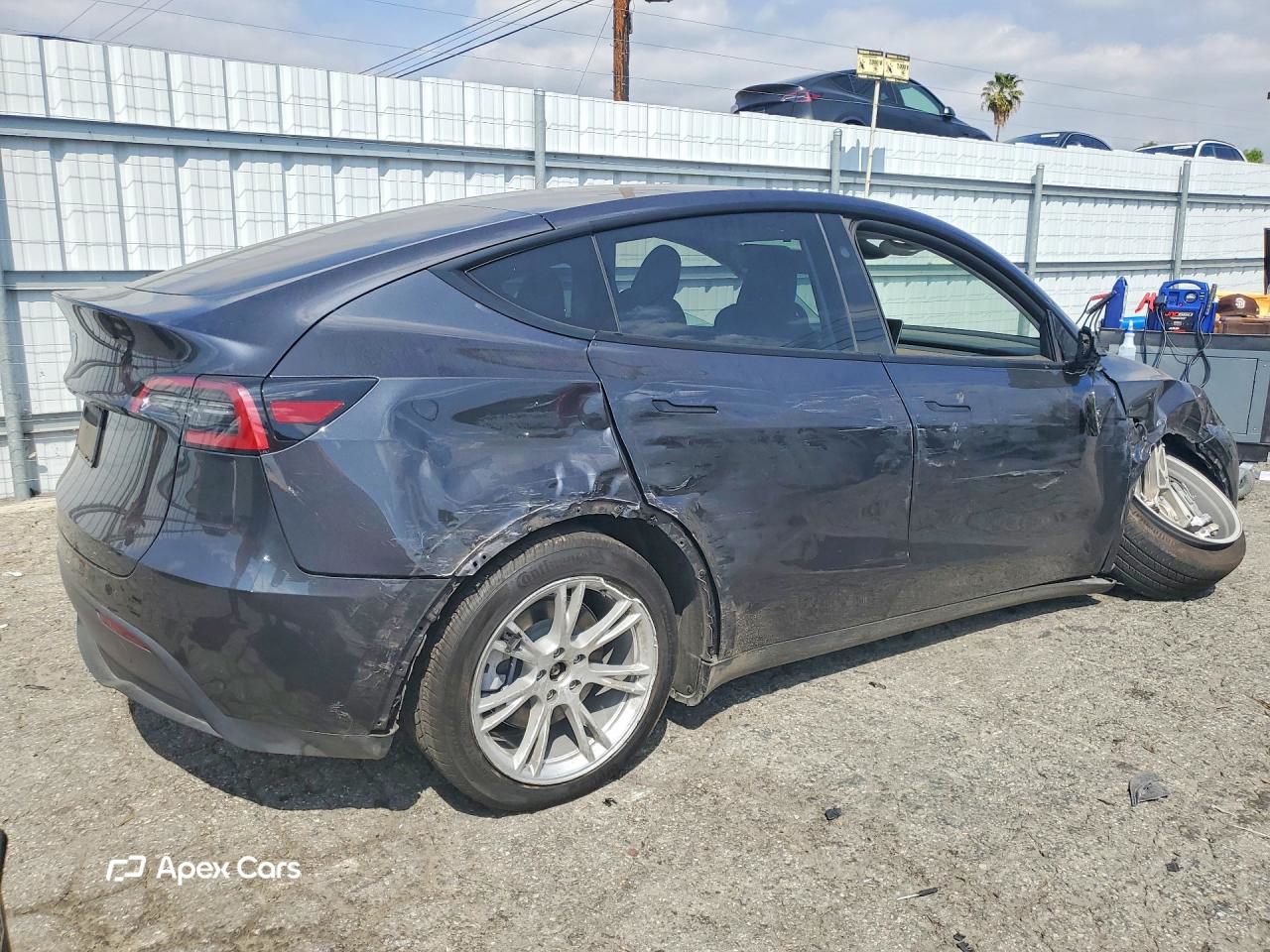 Tesla Model Y 2024