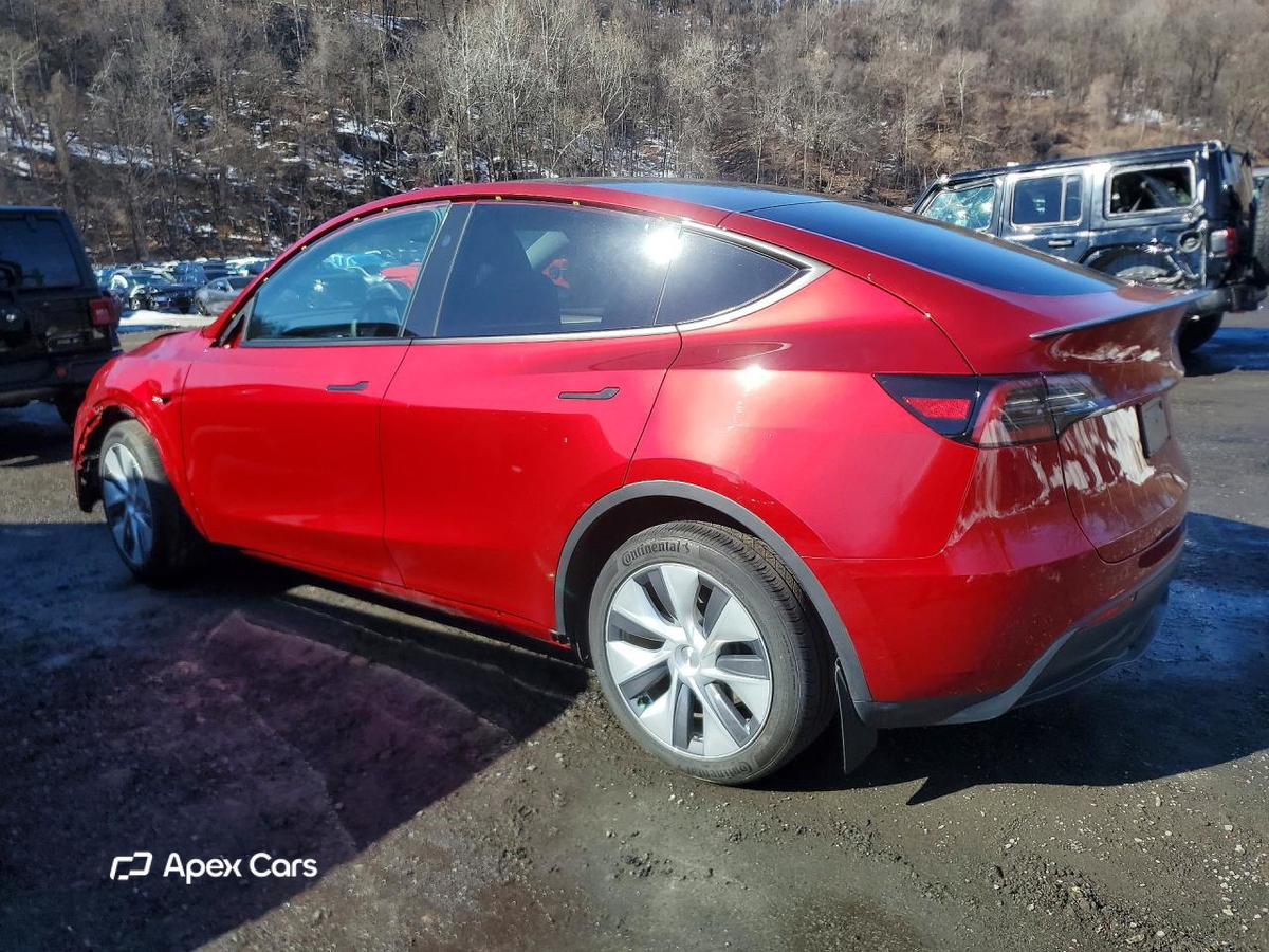 Tesla Model Y 2024