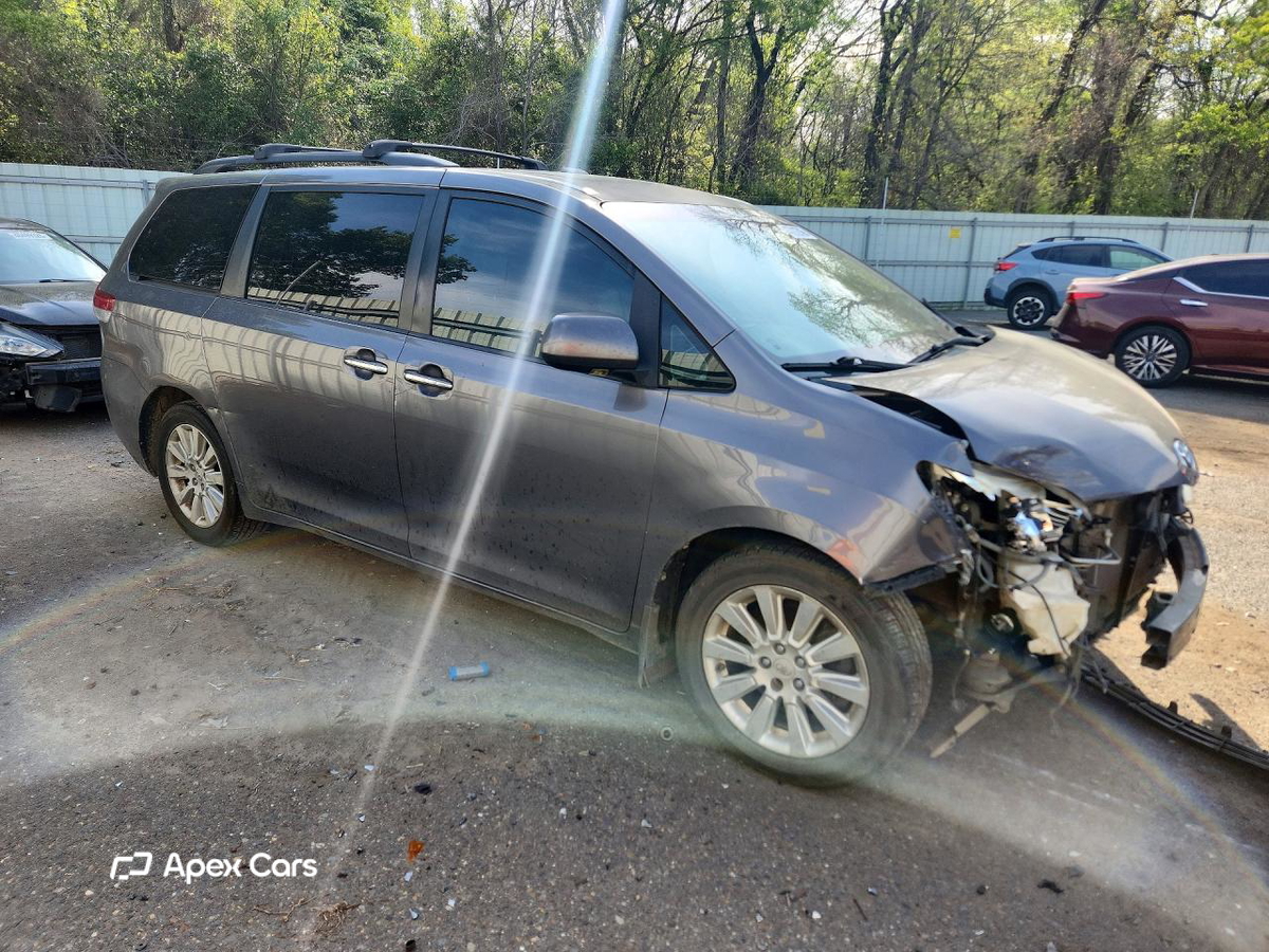 Toyota Sienna 2011
