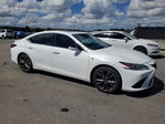 Lexus ES 2019