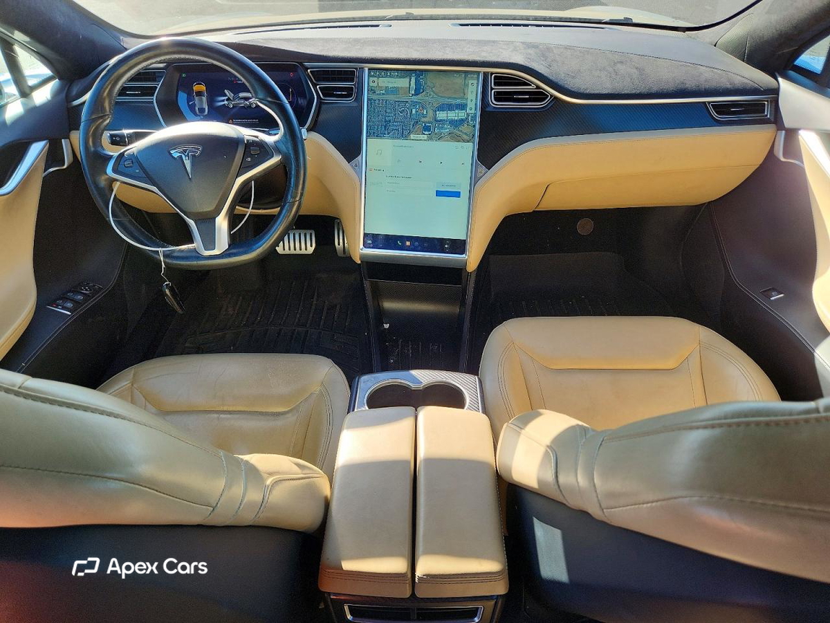 Tesla Model S 2015