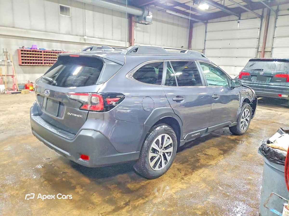 Subaru Outback 2025