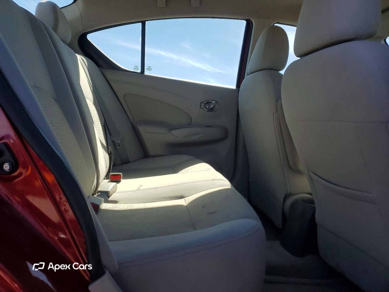 Nissan Versa 2015
