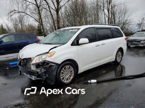 Toyota Sienna 2014 - Image 1 of 13