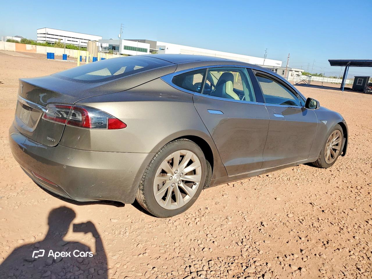 Tesla Model S 2016