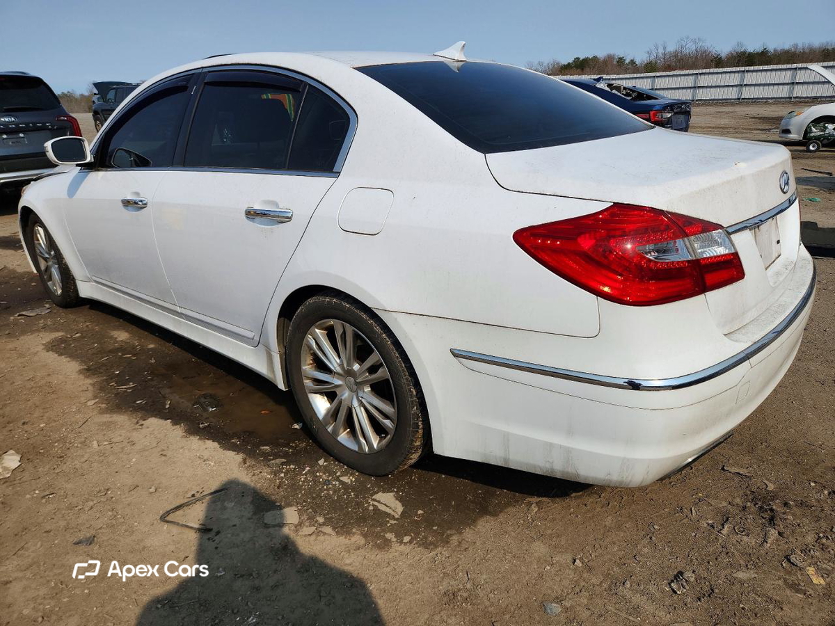 Hyundai Genesis 2013