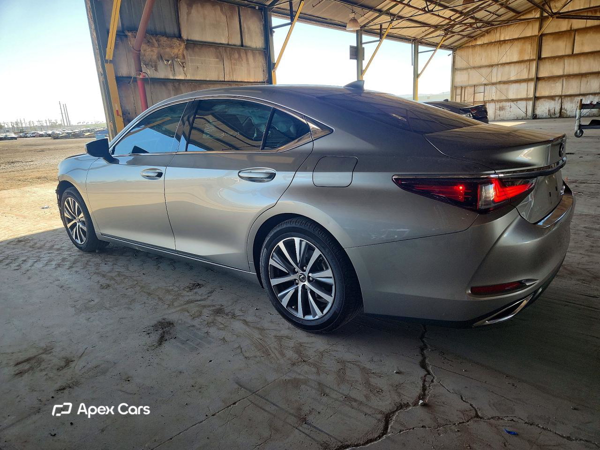 Lexus ES 2021