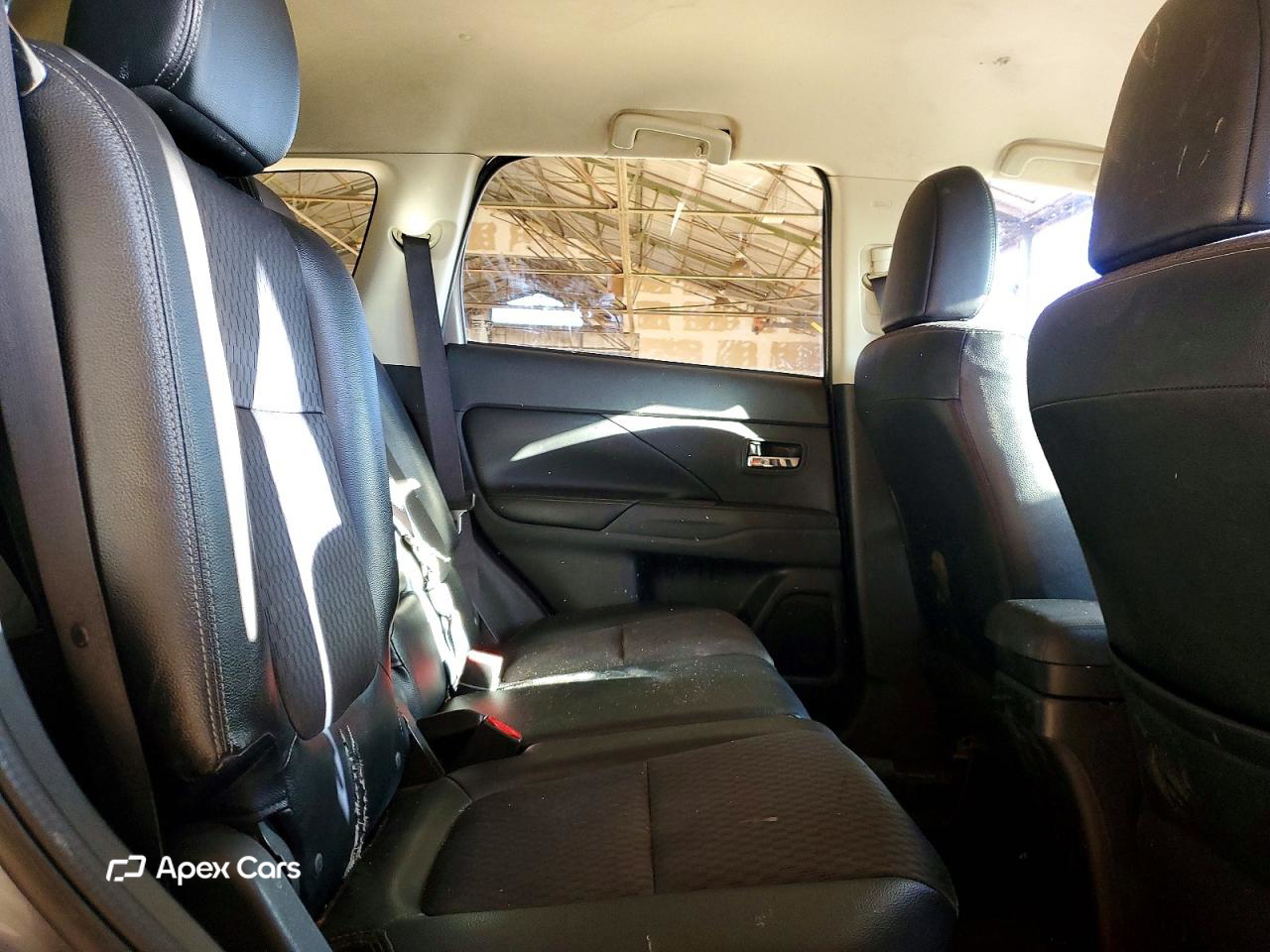 Mitsubishi Outlander 2015