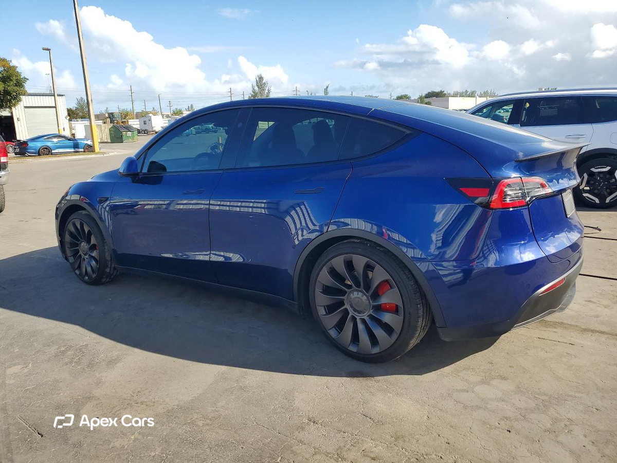 Tesla Model Y 2025