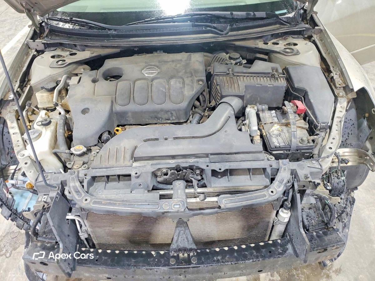 Nissan Altima 2010
