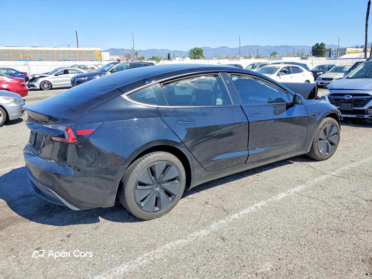 Tesla Model 3 2024