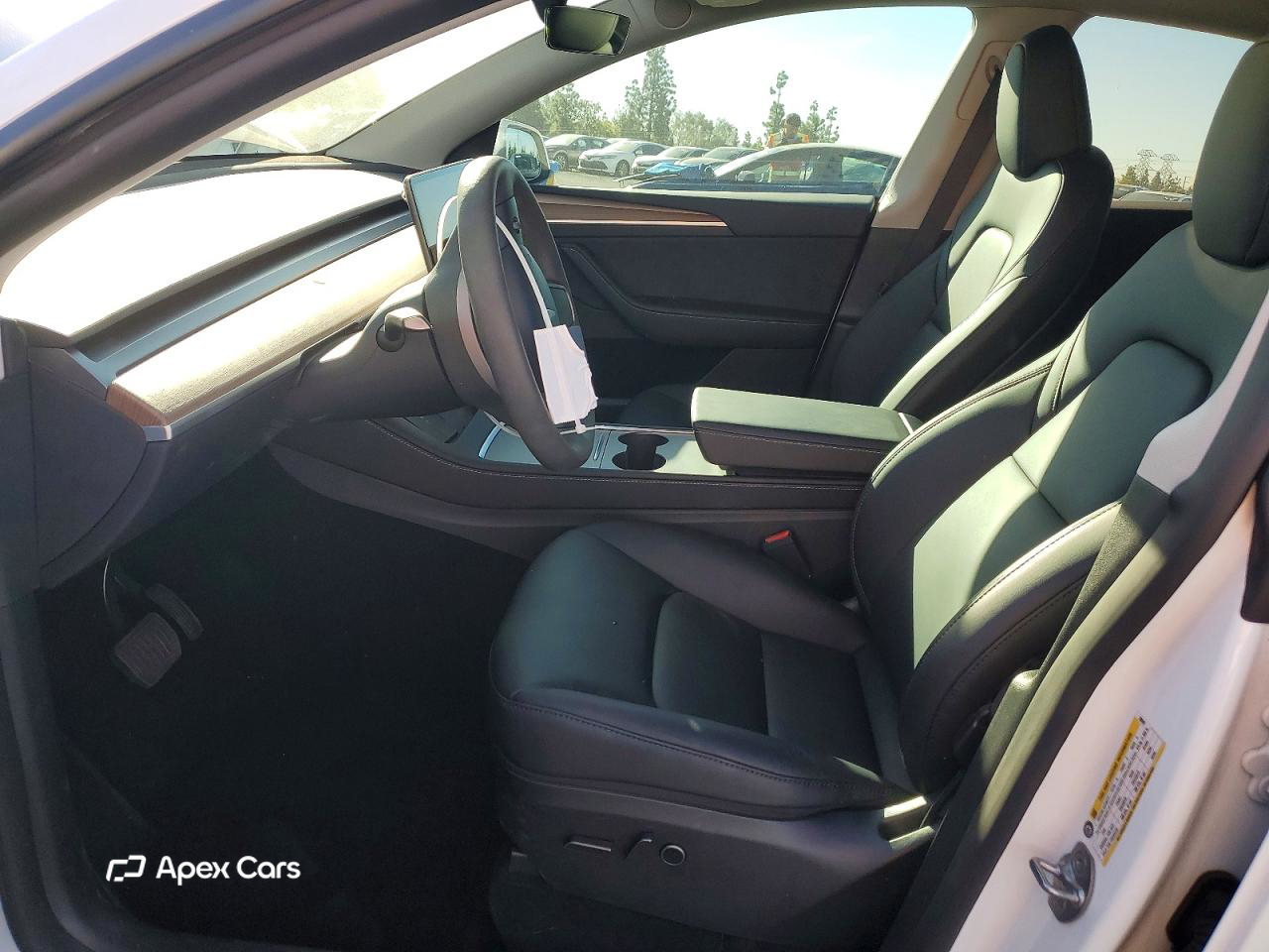 Tesla Model Y 2025