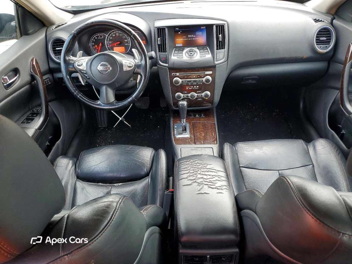 Nissan Maxima 2010