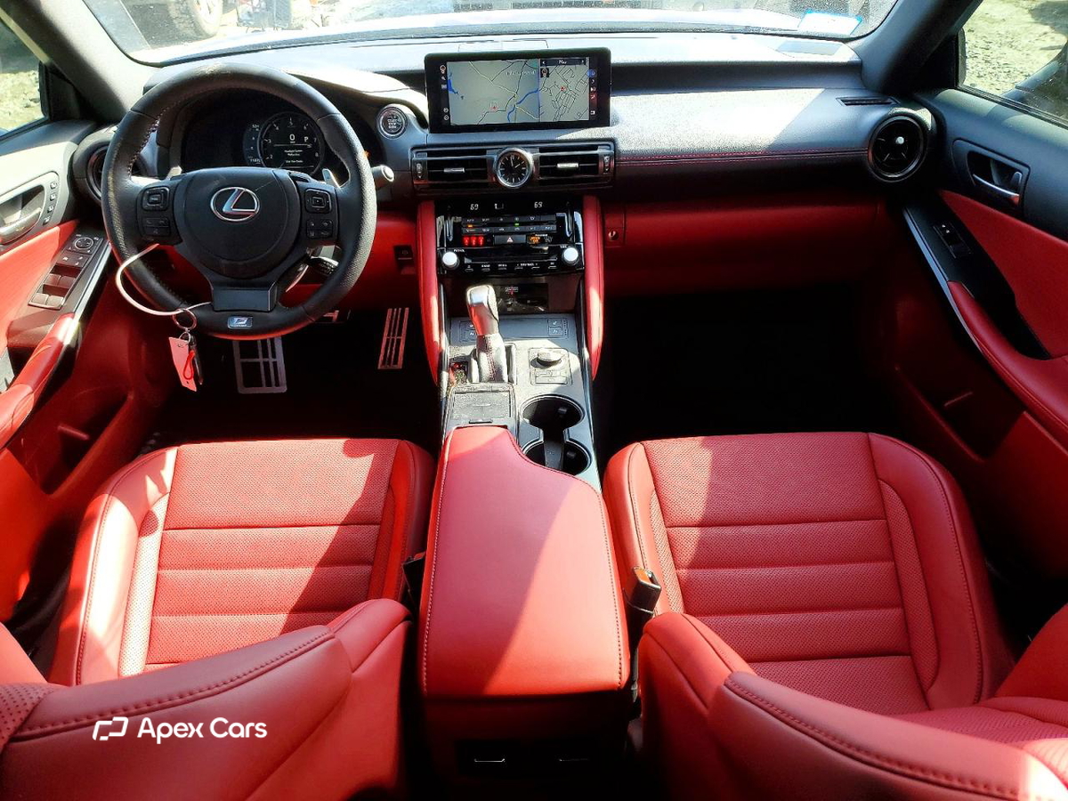 Lexus IS 2025