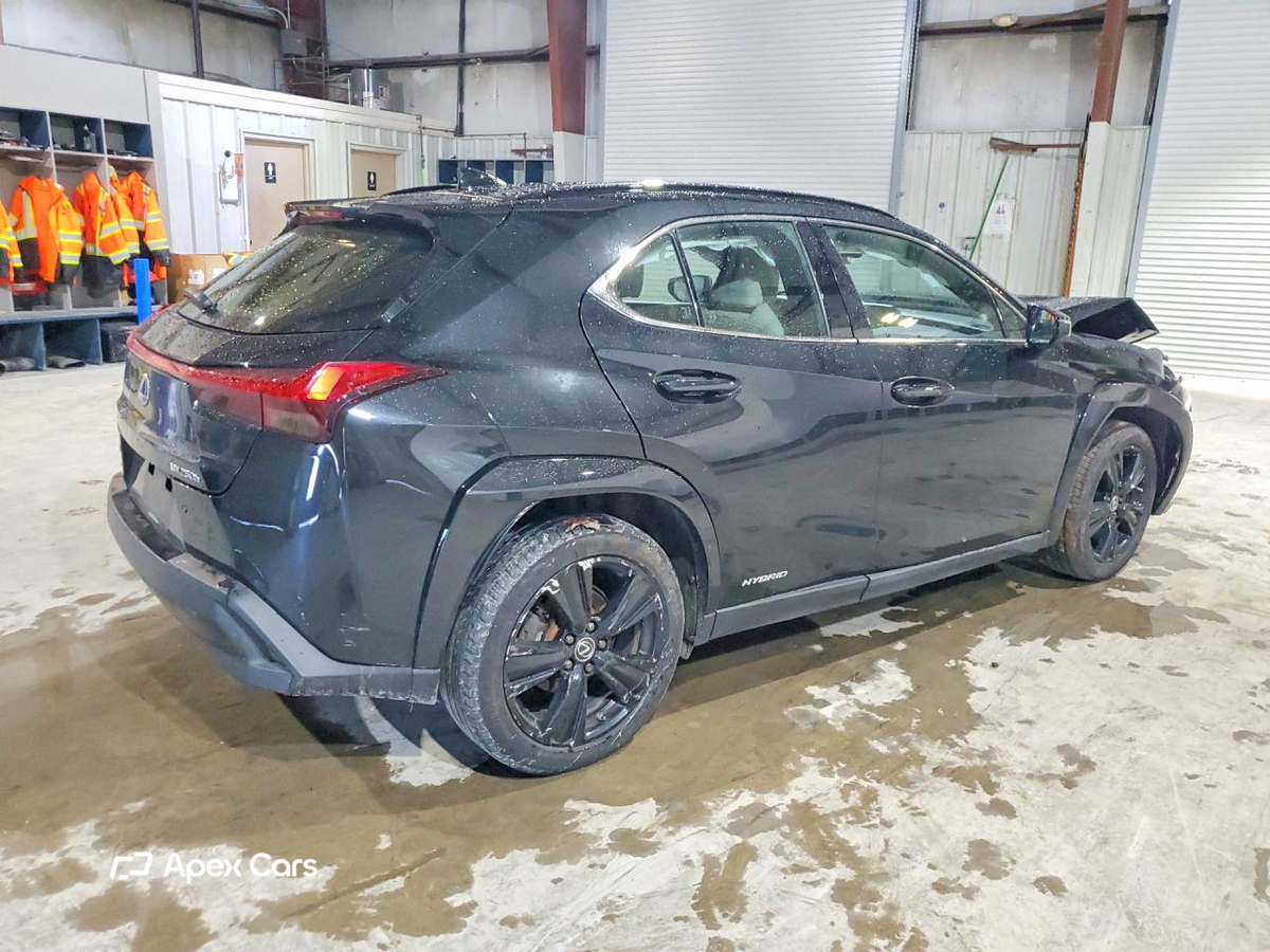 Lexus UX 2021
