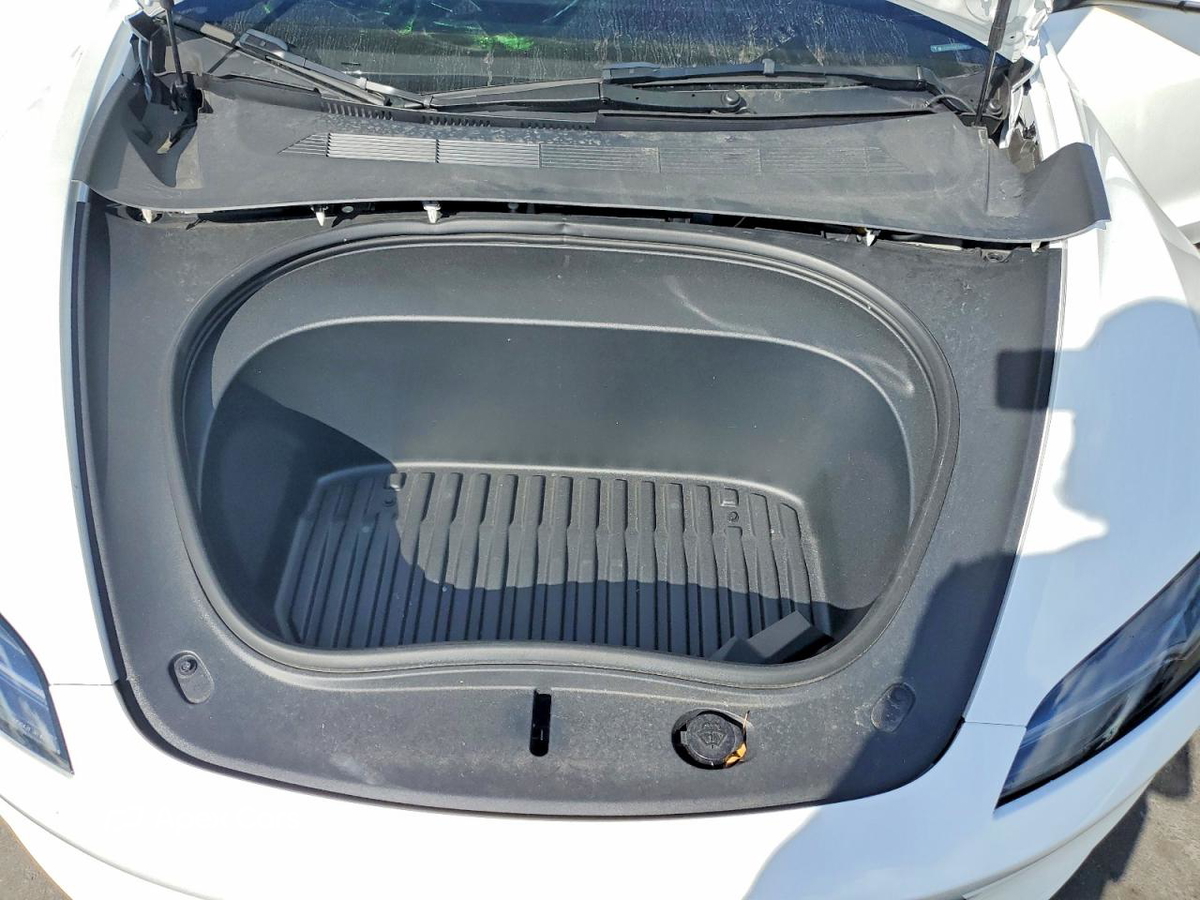 Tesla Model 3 2025