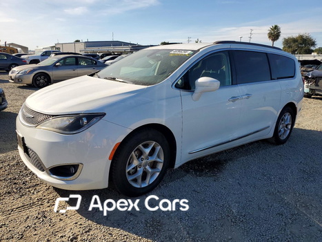 Chrysler Pacifica 2017 - Image 1 of 13