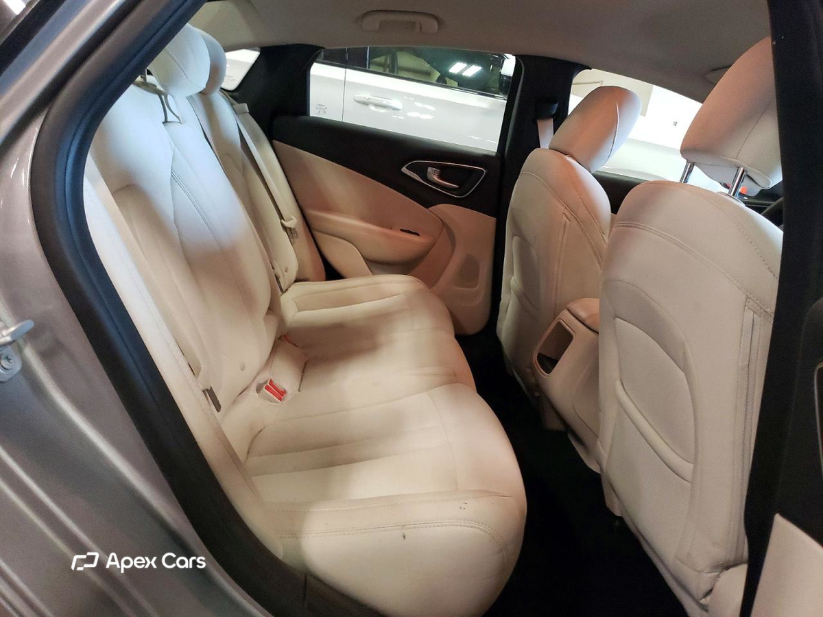 Chrysler 200 2016