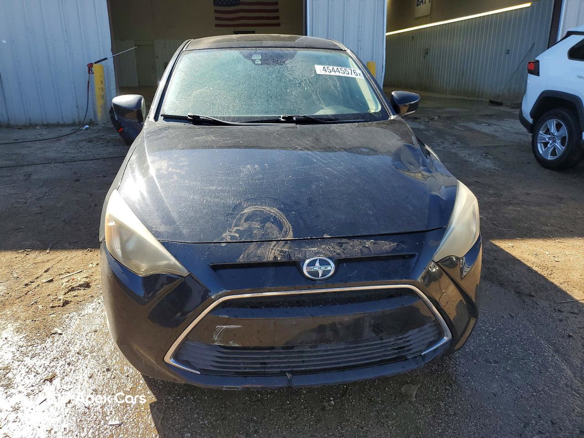 Scion iA 2016