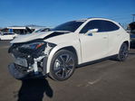 Lexus UX 2025