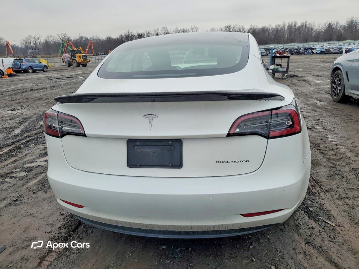 Tesla Model 3 2022