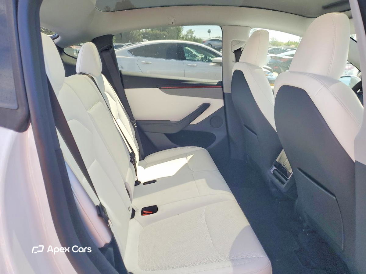 Tesla Model Y 2026