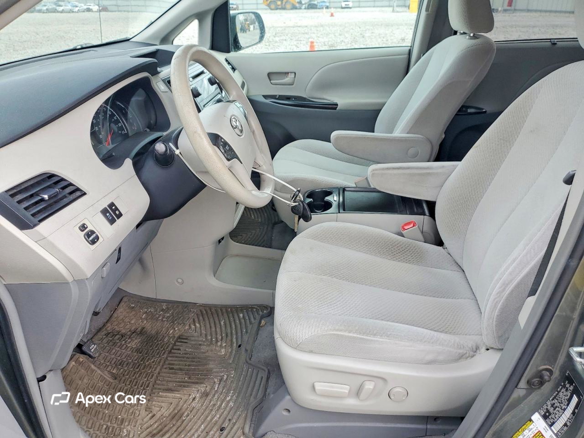 Toyota Sienna 2011