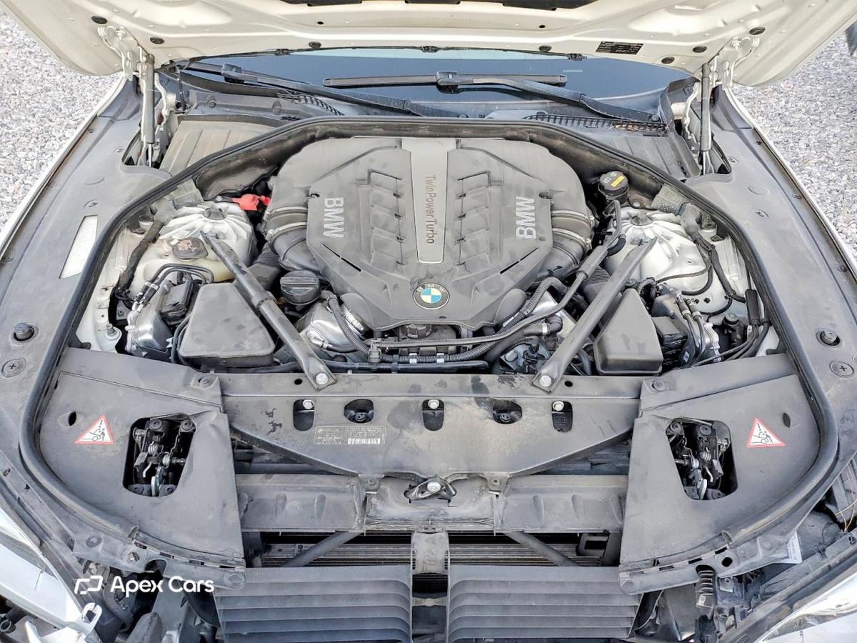 BMW Series 7 2015