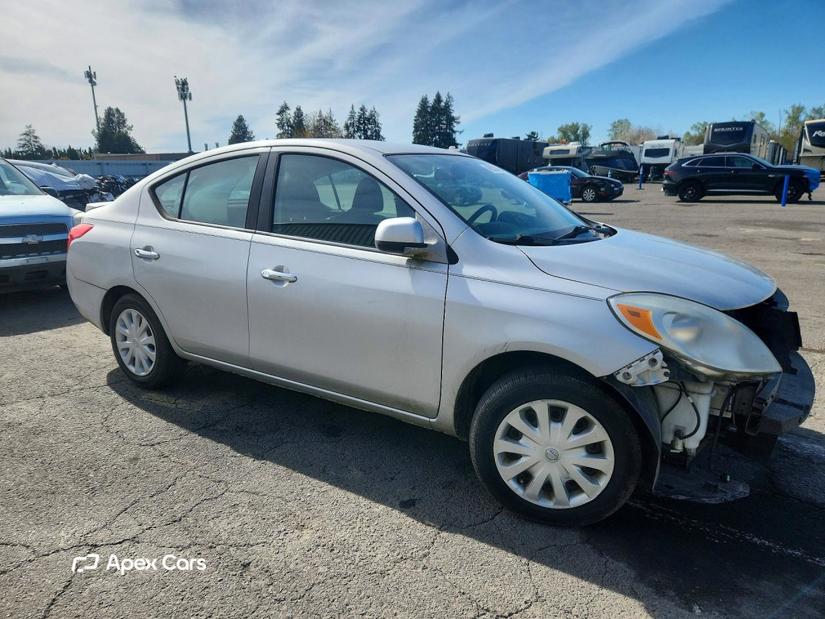 Nissan Versa 2013
