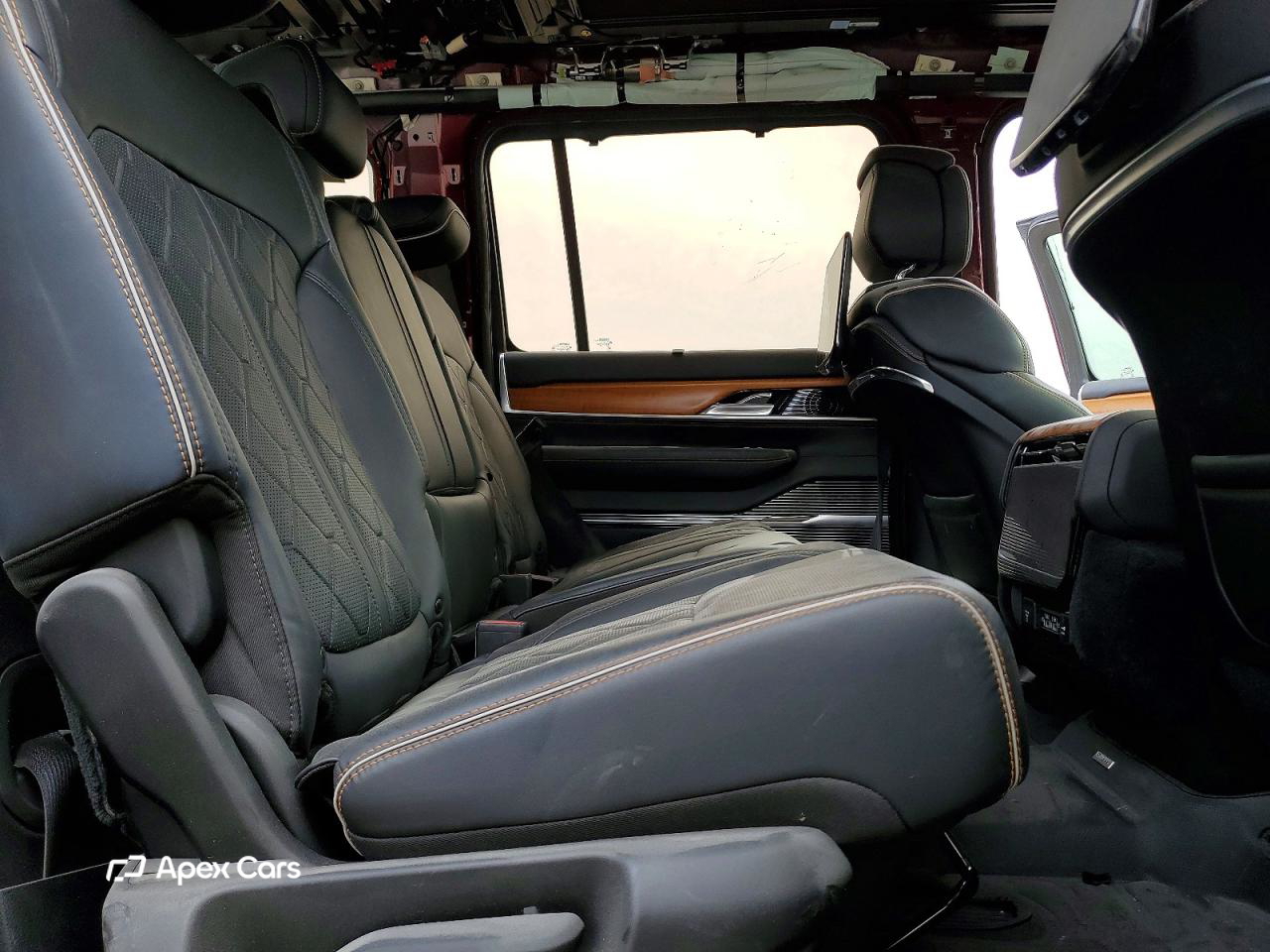 Jeep Grand Wagoneer 2023