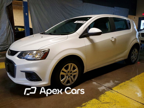 Chevrolet Sonic 2017 - Image 1 of 13
