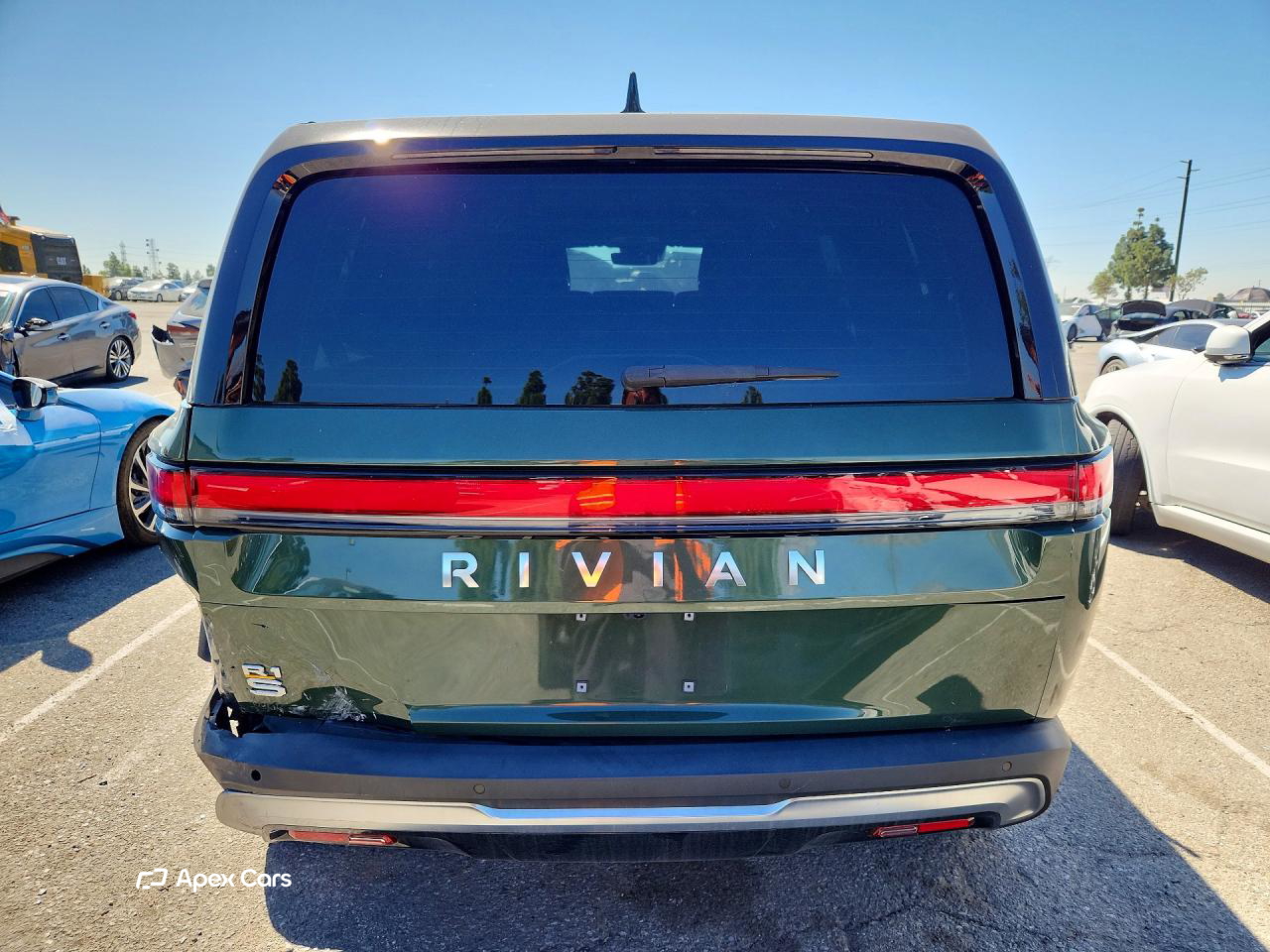 Rivian R1S 2023