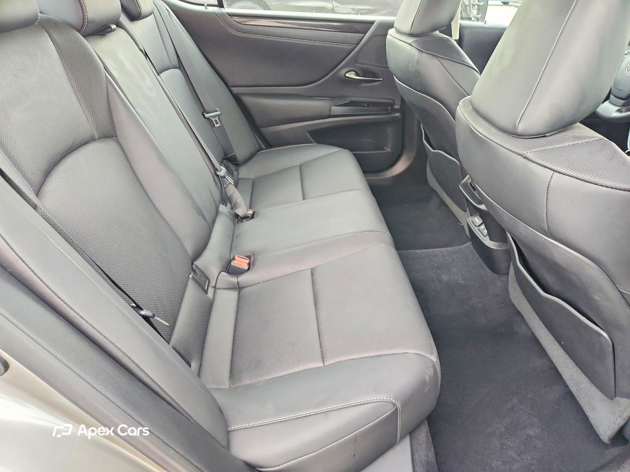 Lexus ES 2021