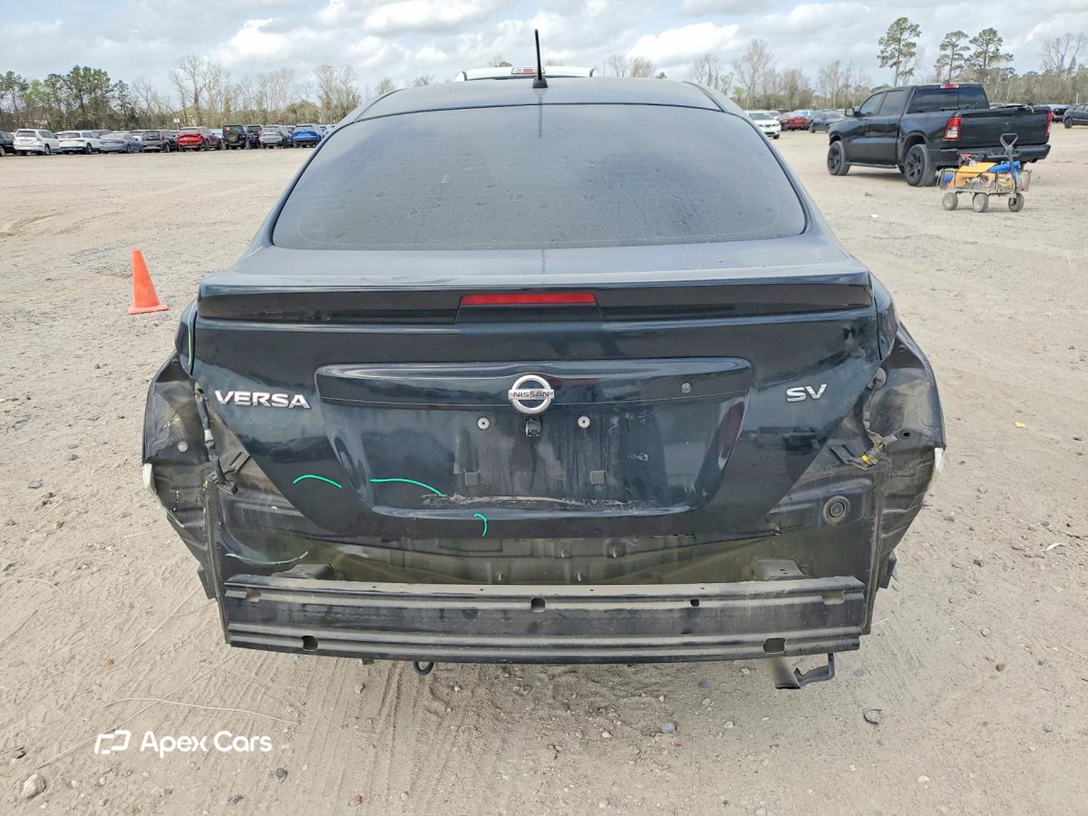 Nissan Versa 2018