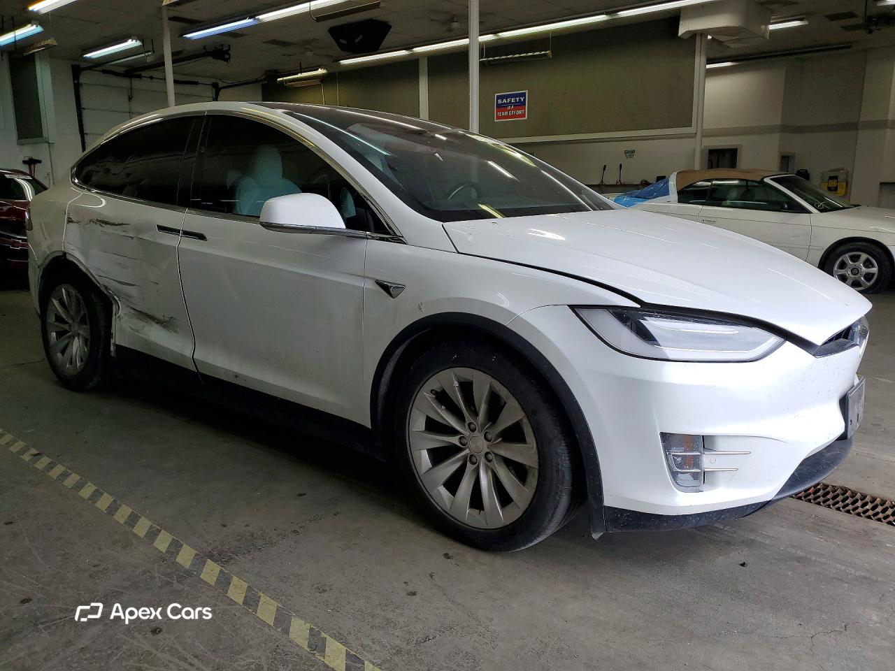 Tesla Model X 2021