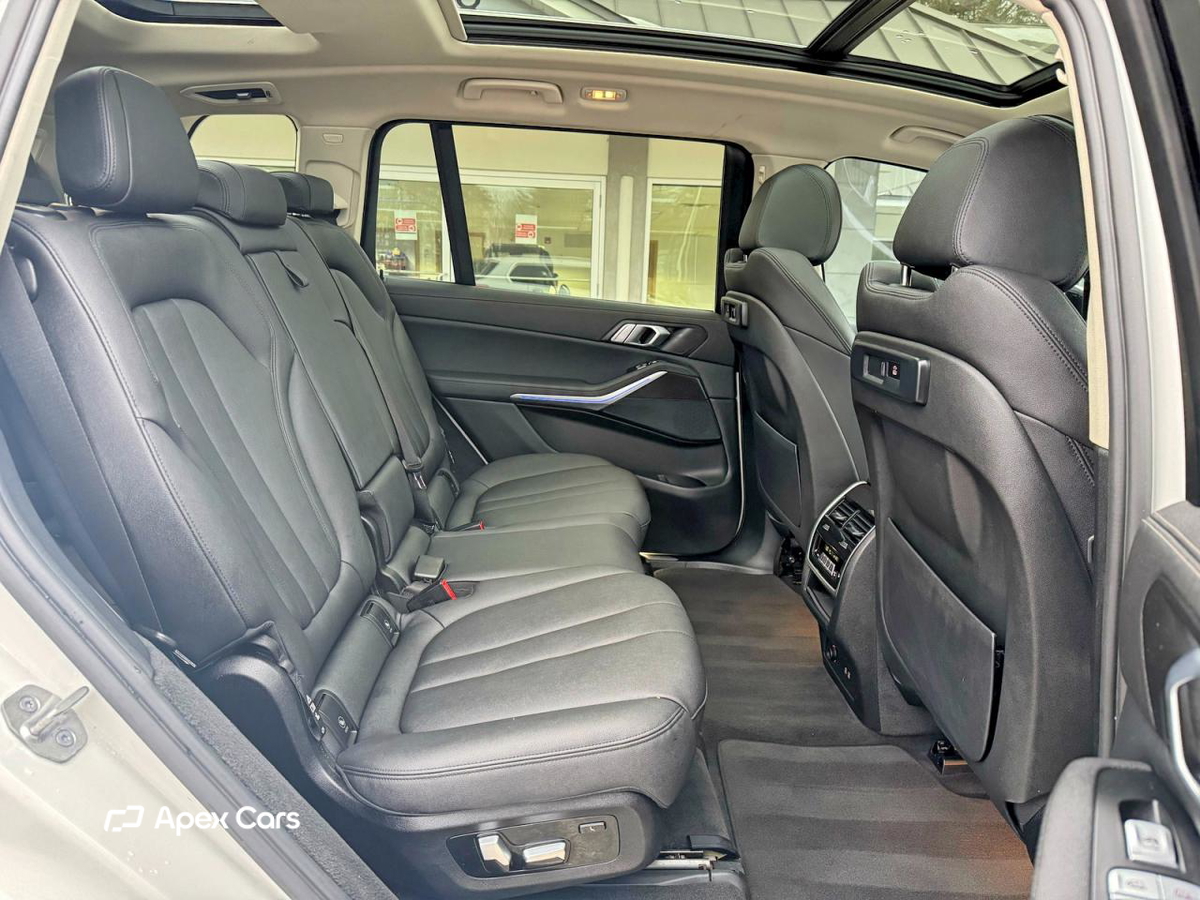 BMW X7 2021