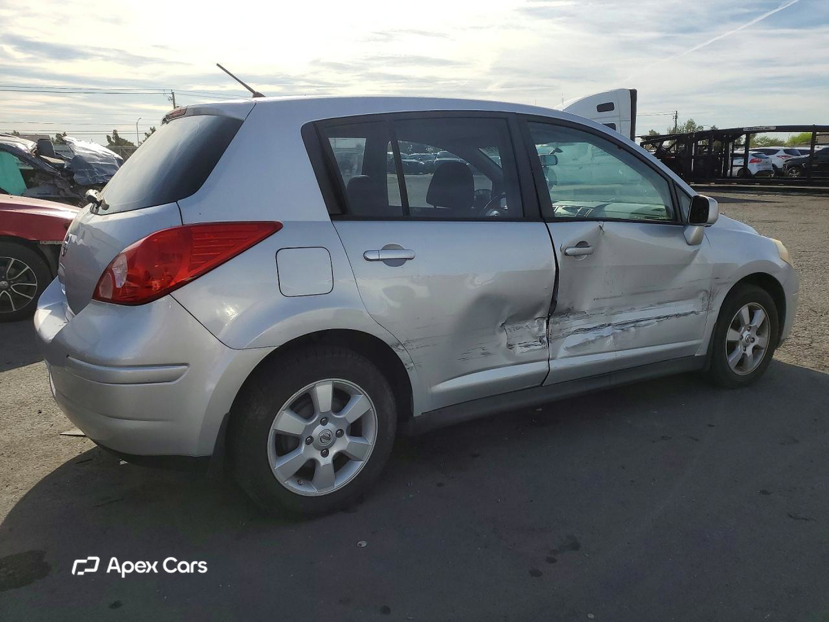 Nissan Versa 2007