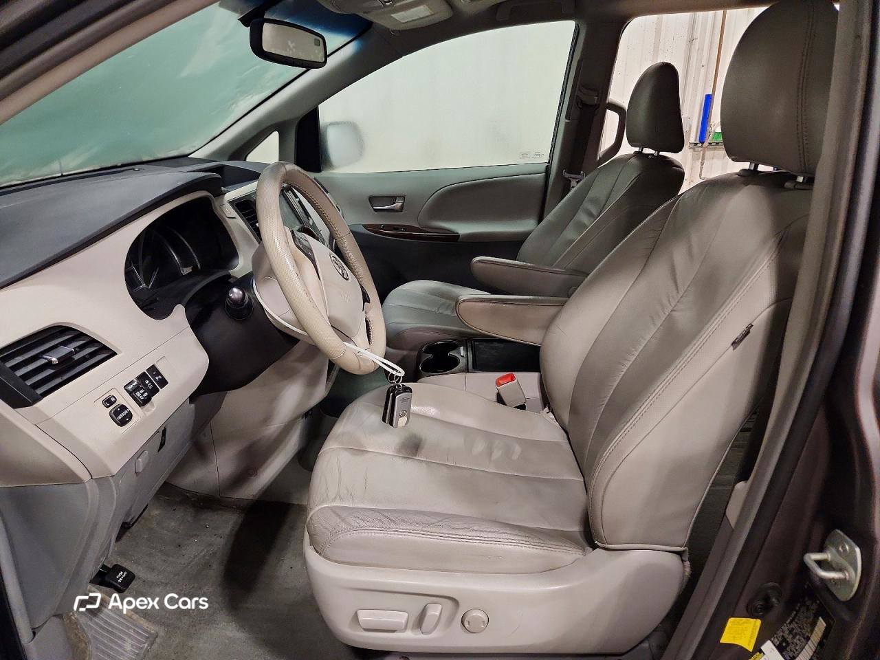 Toyota Sienna 2012