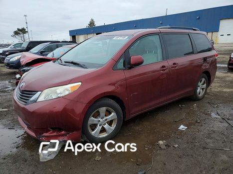 Toyota Sienna 2014 - Image 1 of 14