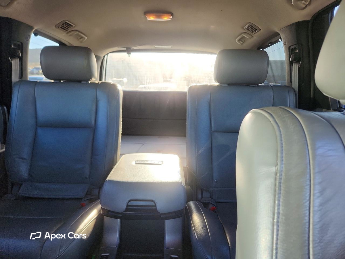 Toyota Sequoia 2010