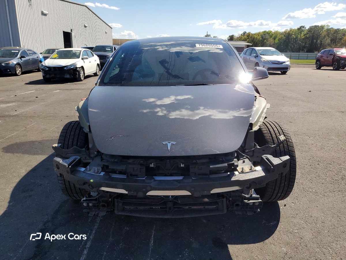 Tesla Model 3 2024